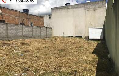 Imagem: O terreno possui 250m² de Área e está localizado em Sarzedo