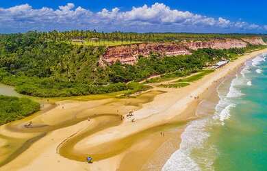 Imagem: O terreno possui 50.000m² de Área e está localizado em Trancoso