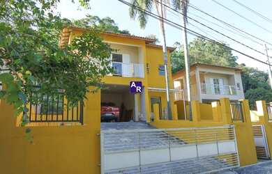 Imagem: A casa em condomínio possui 3 Dormitórios, 4 Banheiros, 2