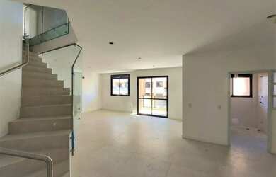 Imagem: O apartamento possui 4 Dormitórios, 5 Banheiros, 3 Vagas na