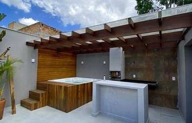 Imagem: A casa possui 3 Dormitórios, 2 Banheiros, 2 Vagas na garagem