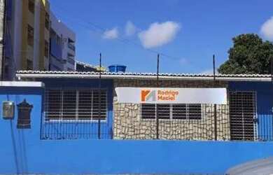 Imagem: A casa possui 5 Dormitórios, 2 Banheiros, 250m² de Área e