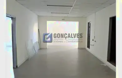 Imagem: O depósito possui 1.553m² de Área e está localizado em