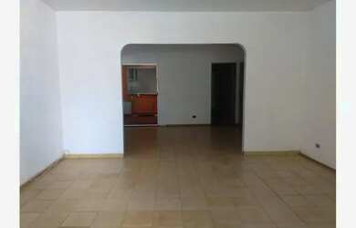 Imagem: A casa possui 4 Dormitórios, 3 Banheiros, 2 Vagas na garagem