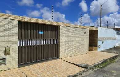 Imagem: A casa possui 3 Dormitórios e está localizado em Aruana