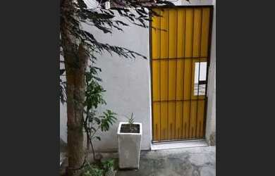 Imagem: A casa possui 1 Dormitório e 1 Banheiro e está localizado