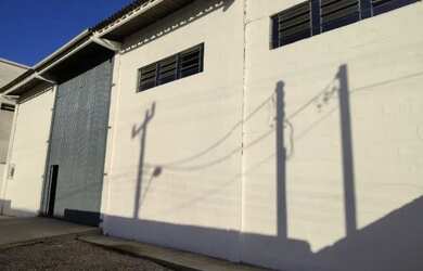 Imagem: O depósito possui 260m² de Área e está localizado em Kobrasol