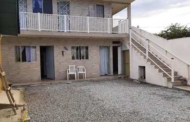 Imagem: A casa possui 5 Dormitórios, 3 Banheiros, 1 Vaga na garagem