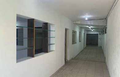 Imagem: A casa possui 5 Dormitórios, 2 Banheiros, 250m² de Área e