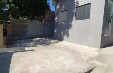 Imagem: A casa possui 3 Dormitórios, 2 Banheiros, 3 Vagas na garagem