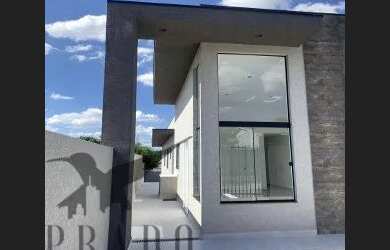 Imagem: A casa possui 3 Dormitórios, 3 Banheiros, 2 Vagas na garagem