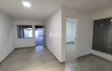 Imagem: A casa possui 2 Dormitórios, 1 Banheiro, 5 Vagas na garagem