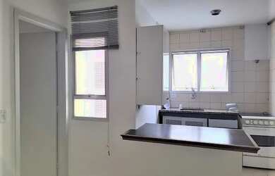 Imagem: O apartamento possui 1 Dormitório, 1 Banheiro, 1 Vaga na garagem