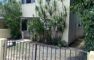 Imagem: A casa possui 3 Dormitórios, 1 Banheiro, 1 Vaga na garagem