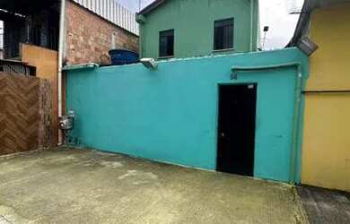 Imagem: A casa possui 3 Dormitórios, 3 Banheiros, 2 Vagas na garagem