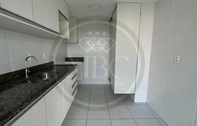 Imagem 3: OPORTUNIDADE, VENDO APTO ANDAR ALTO, NASCENTE POR 765 MIL NA PONTA NEGRA