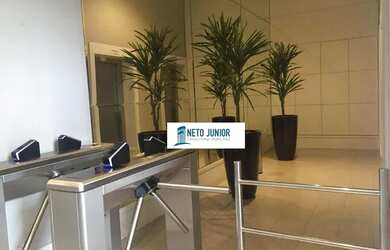 Imagem: O depósito possui 5 Vagas na garagem, 400m² de Área e está