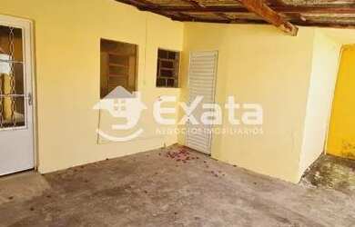 Imagem: A casa possui 2 Dormitórios, 1 Banheiro, 5 Vagas na garagem