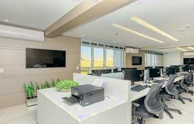 Imagem: O depósito possui 4 Vagas na garagem, 176m² de Área e está