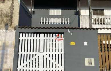 Imagem: A casa possui 2 Dormitórios, 2 Banheiros, 2 Vagas na garagem