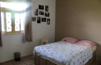 Imagem: A casa possui 2 Dormitórios, 2 Banheiros, 1 Vaga na garagem