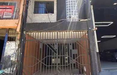 Imagem: A casa possui 1 Dormitório, 3 Banheiros, 1 Vaga na garagem