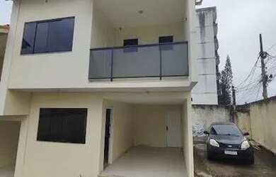 Imagem: A casa possui 3 Dormitórios, 3 Banheiros, 1 Vaga na garagem