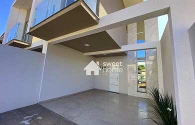 Imagem: A casa possui 3 Dormitórios, 1 Banheiro, 2 Vagas na garagem