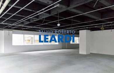 Imagem: O depósito possui 4 Vagas na garagem, 508m² de Área e está