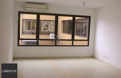 Imagem: O depósito possui 1 Vaga na garagem, 43m² de Área e está