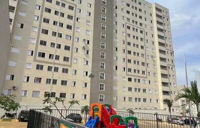 Imagem: O apartamento possui 2 Dormitórios, 1 Banheiro, 1 Vaga na garagem