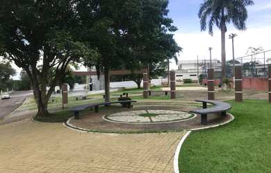 Imagem: O terreno possui 800m² de Área e está localizado em Tarumã