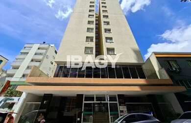 Imagem: O apartamento possui 1 Dormitório, 1 Banheiro, 1 Vaga na garagem