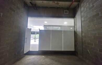 Imagem: O depósito possui 1 Vaga na garagem e 46m² de Área e está