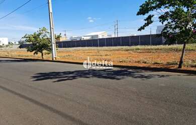 Imagem 2: Terreno disponível para venda 330 m² no bairro Novo Mundo em Uberlândia...