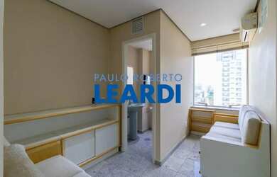 Imagem: O depósito possui 1 Vaga na garagem e 31m² de Área e está