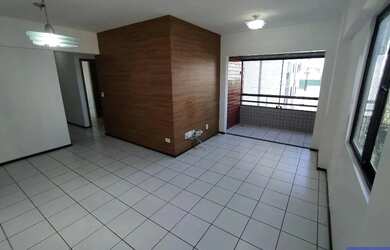 Imagem: O apartamento possui 3 Dormitórios, 1 Banheiro, 2 Vagas na