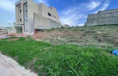 Imagem: O terreno possui 300m² de Área, Imóvel novo e está localizado