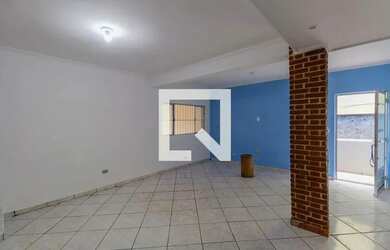 Imagem: A casa possui 5 Dormitórios, 4 Banheiros, 4 Vagas na garagem