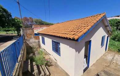 Imagem: A casa possui 2 Dormitórios, 1 Banheiro, 50m² de Área e