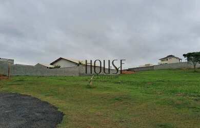 Imagem: O terreno possui 2.500m² de Área e está localizado em Salto