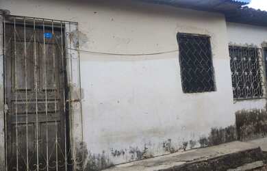 Imagem: A casa possui 2 Dormitórios e 1 Banheiro e está localizado