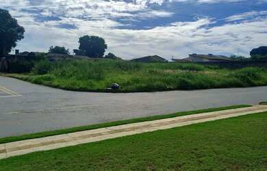 Imagem: O terreno possui 999m² de Área e está localizado em Parque