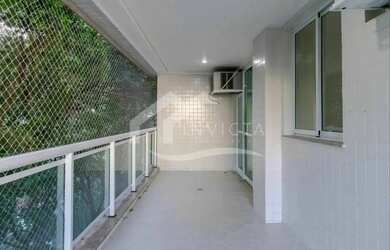 Imagem: O apartamento possui 3 Dormitórios, 3 Banheiros, 2 Vagas na