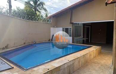 Imagem: A casa possui 3 Dormitórios, 5 Banheiros, 2 Vagas na garagem