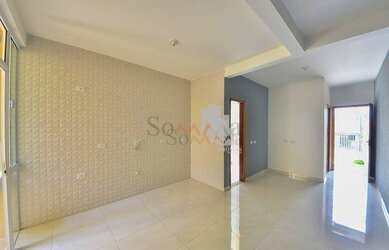 Imagem: A casa possui 2 Dormitórios, 1 Banheiro, 2 Vagas na garagem