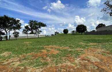 Imagem: O terreno possui 1.432m² de Área e está localizado em Fazenda