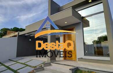 Imagem: A casa possui 3 Dormitórios, 2 Banheiros, 3 Vagas na garagem