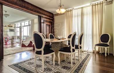 Imagem: O apartamento possui 4 Dormitórios, 5 Banheiros, 4 Vagas na