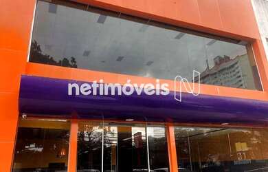 Imagem: O depósito possui 5 Vagas na garagem e 614m² de Área e está